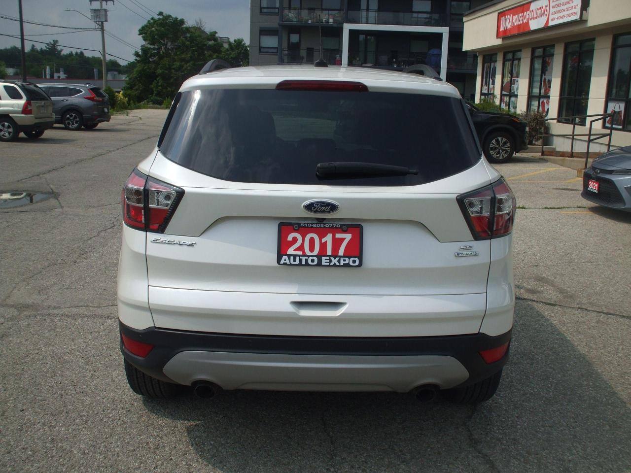 2017 Ford Escape SE,Leather,Sunroof,GPS,Bluetooth,Certified,Alloys - Photo #4