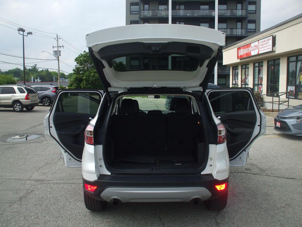 2017 Ford Escape SE,Leather,Sunroof,GPS,Bluetooth,Certified,Alloys - Photo #21