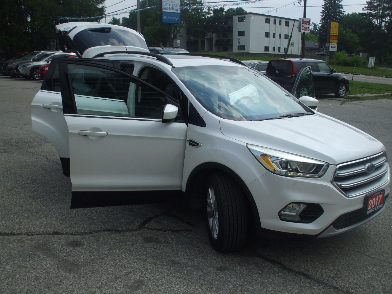 2017 Ford Escape SE,Leather,Sunroof,GPS,Bluetooth,Certified,Alloys - Photo #24