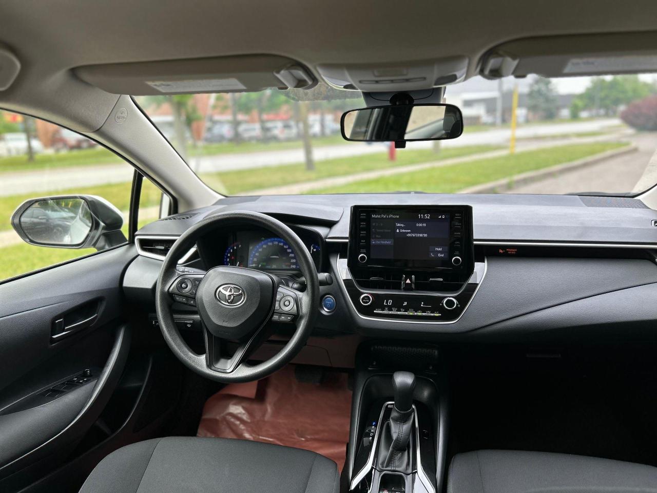 2022 Toyota Corolla Hybrid Photo3