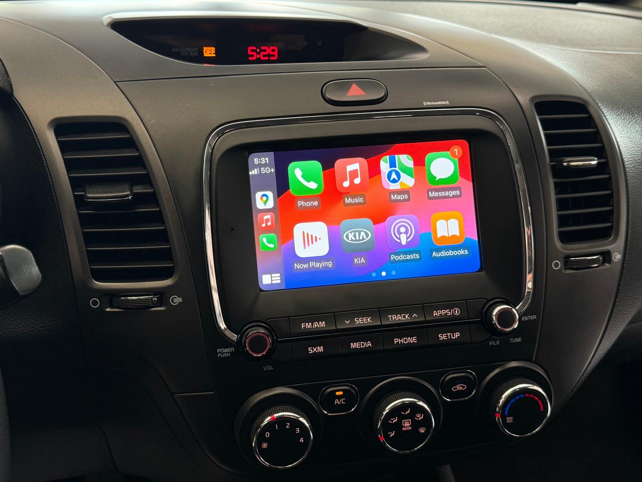 2017 Kia Forte EX+ApplePlay+Camera+Heated Seats+CLEAN CARFAX - Photo #10
