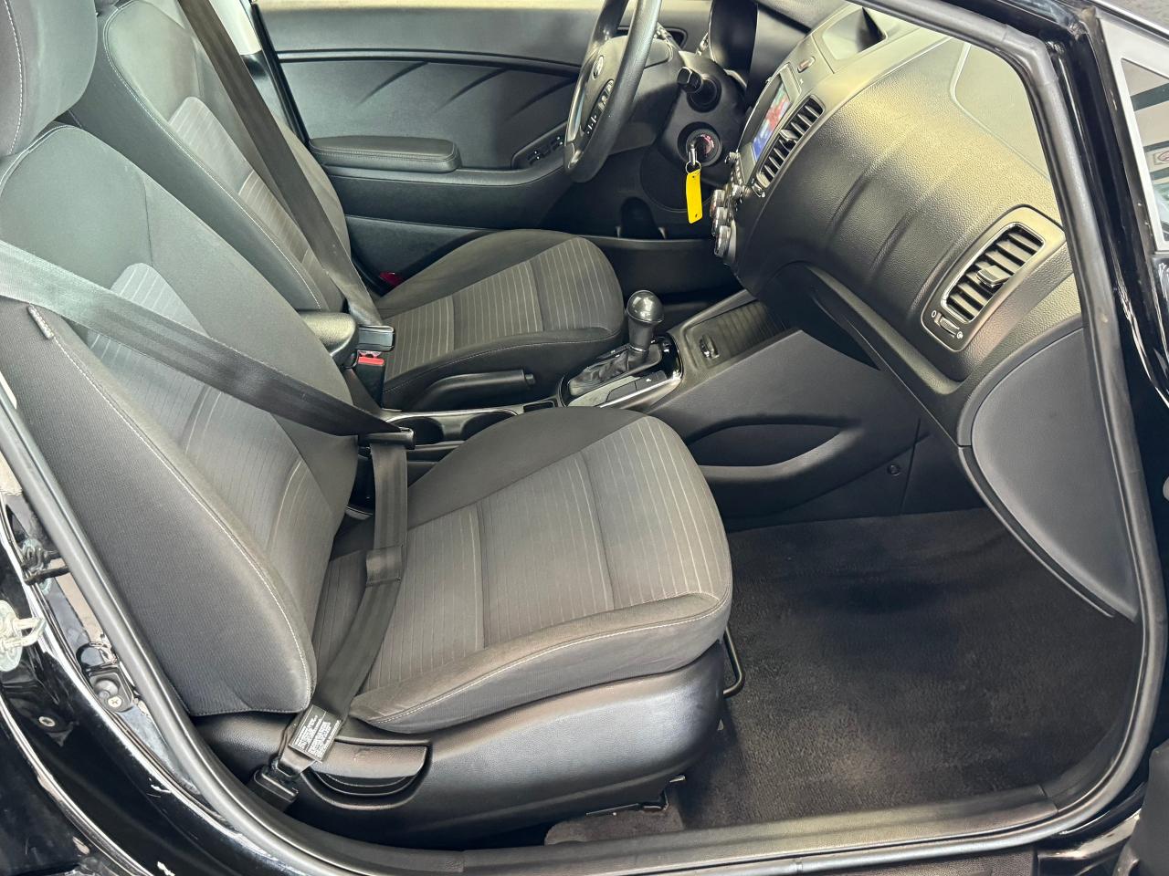 2017 Kia Forte EX+ApplePlay+Camera+Heated Seats+CLEAN CARFAX - Photo #21