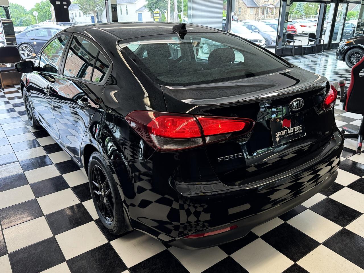 2017 Kia Forte EX+ApplePlay+Camera+Heated Seats+CLEAN CARFAX - Photo #4