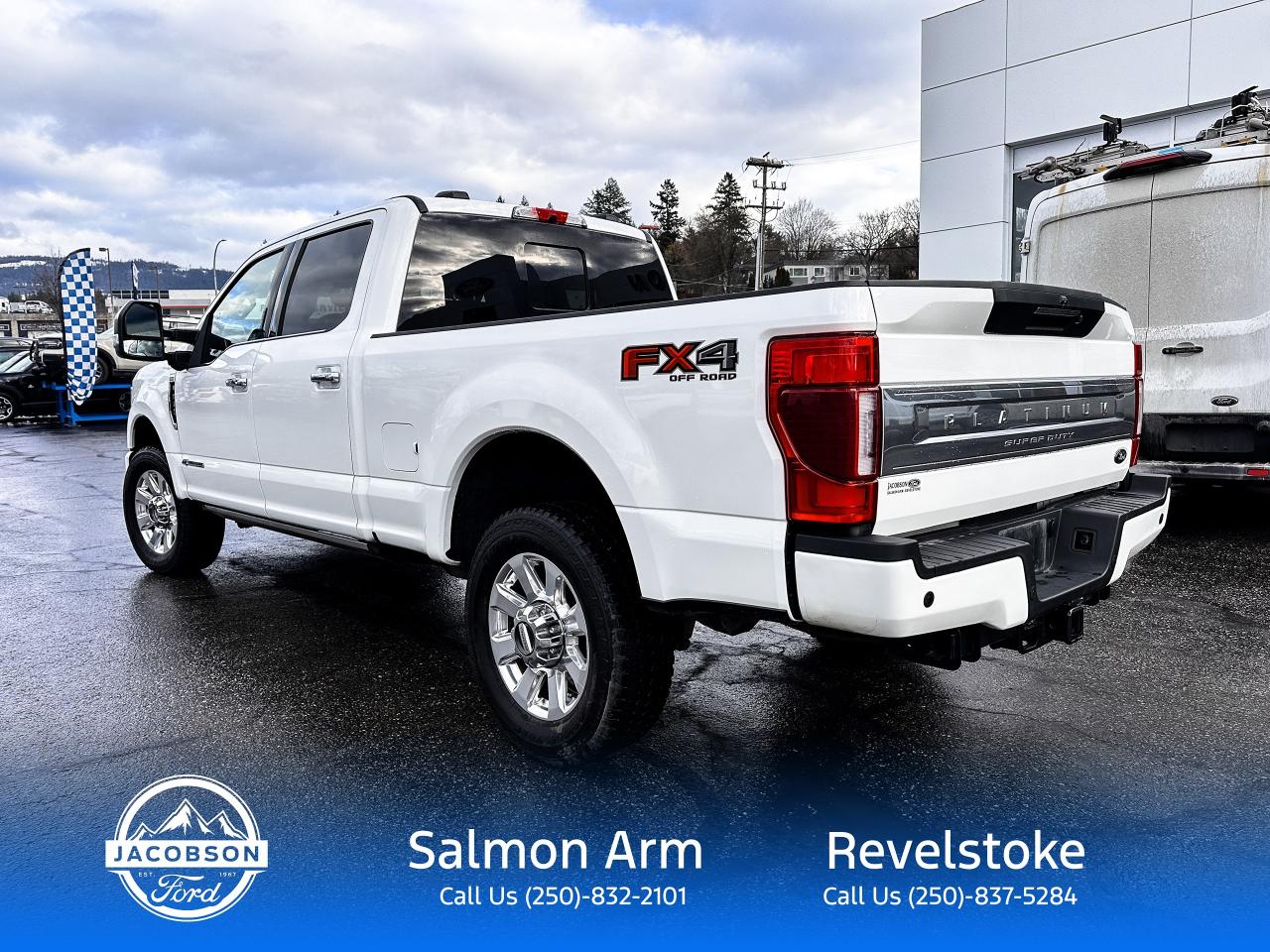2022 Ford F-350 Super Duty SRW Platinum Photo2