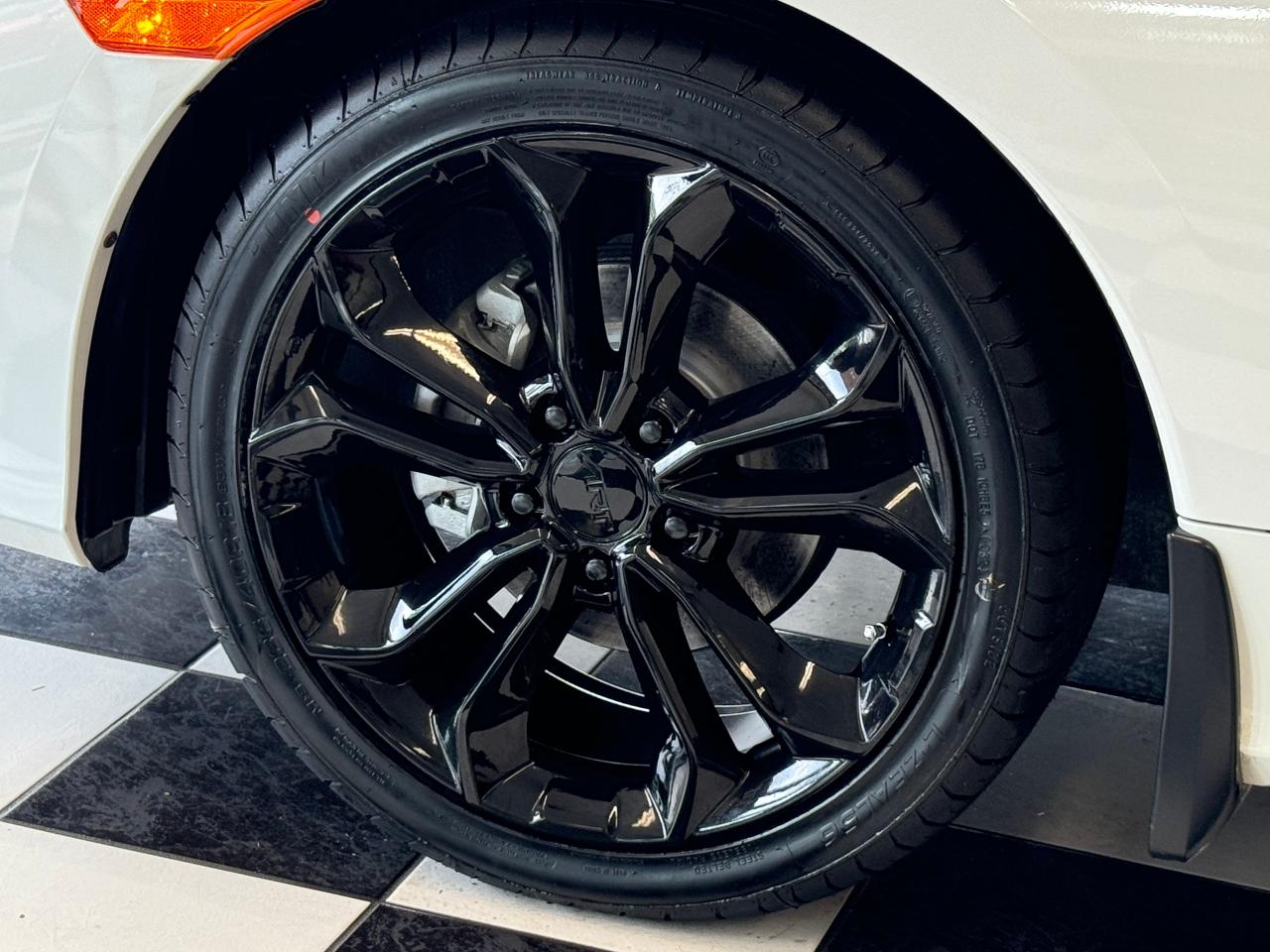 2019 Honda Civic EX+Roof+New Tires+Black Alloys+Tinted+CLEAN CARFAX - Photo #51