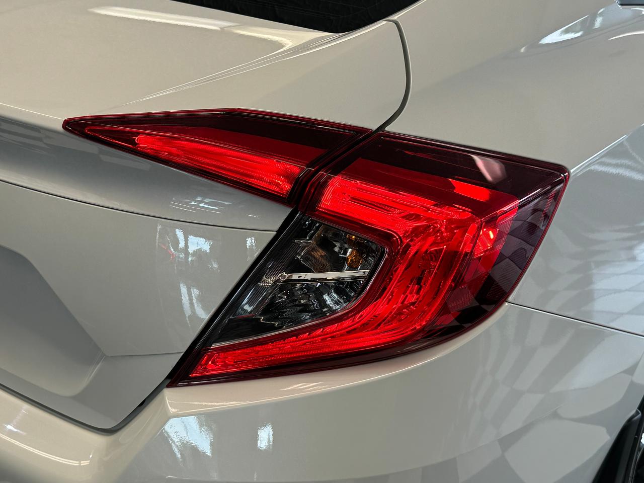 2019 Honda Civic EX+Roof+New Tires+Black Alloys+Tinted+CLEAN CARFAX - Photo #61