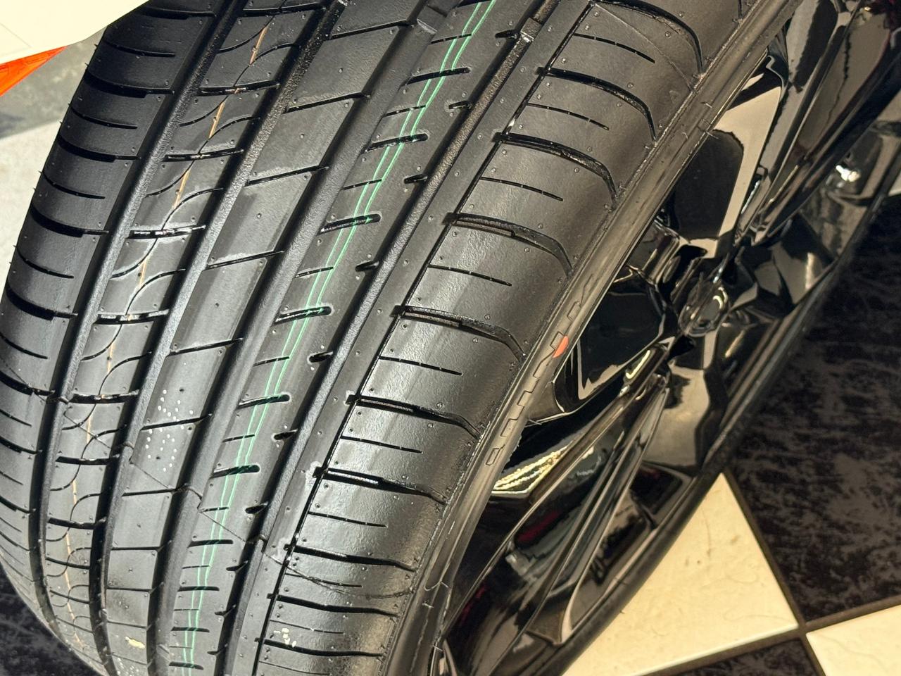 2019 Honda Civic EX+Roof+New Tires+Black Alloys+Tinted+CLEAN CARFAX - Photo #13
