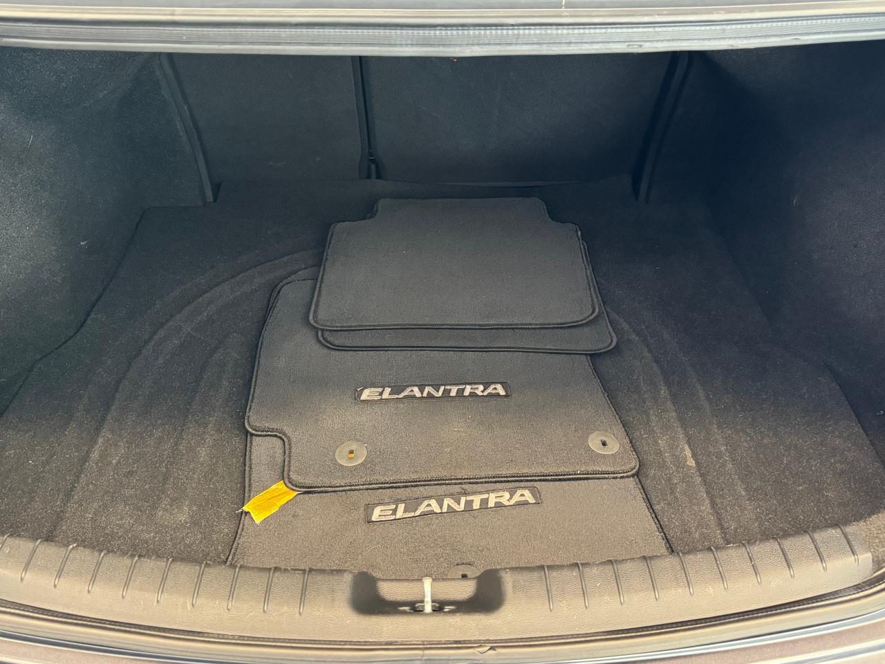 2018 Hyundai Elantra GL+New Tires+Brakes+Camera+ApplePlay+CLEAN CARFAX Photo80
