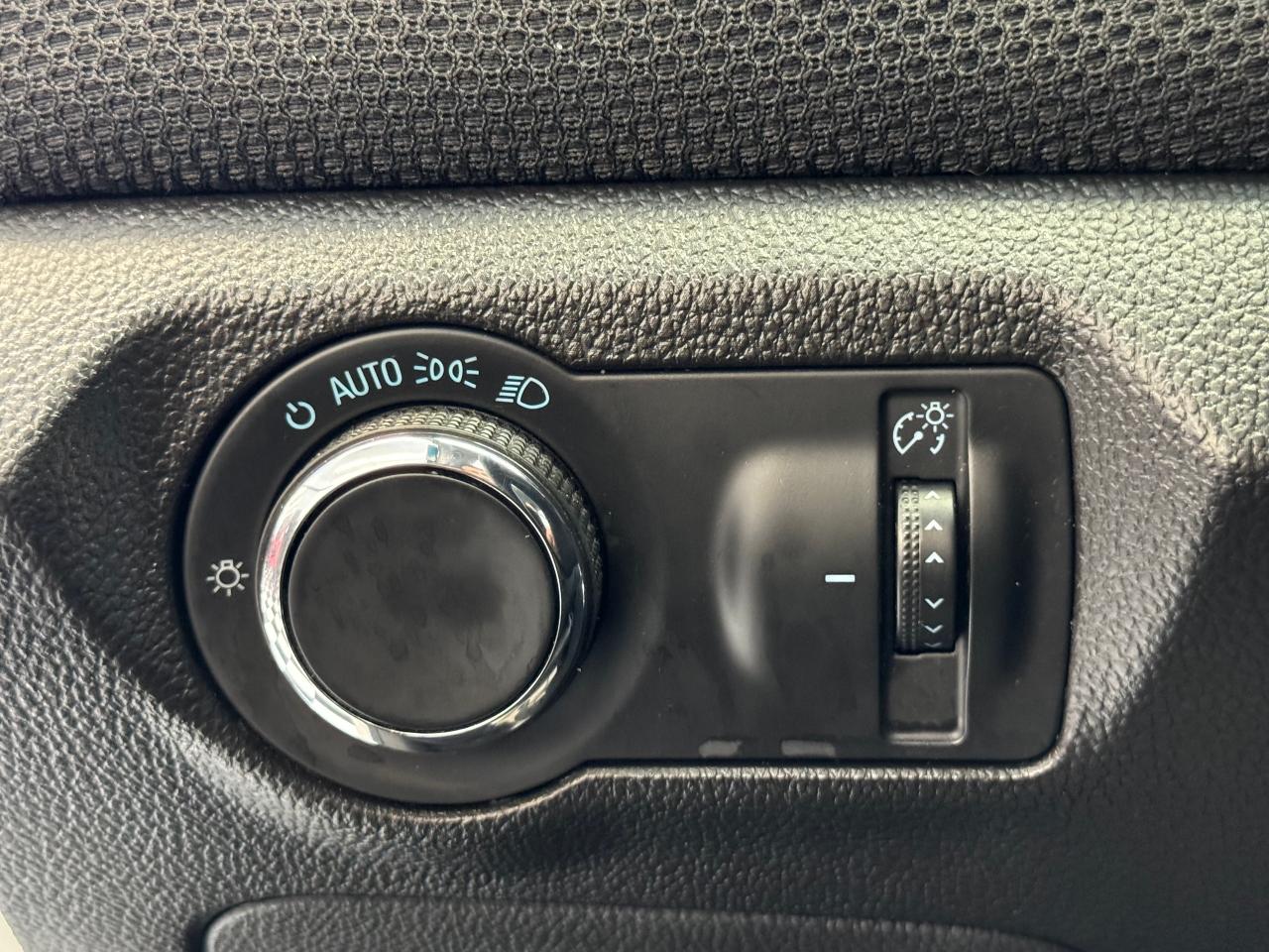 2016 Chevrolet Cruze Limited+Sunroof+GPS+Remote Start+CLEAN CARFAX - Photo #48