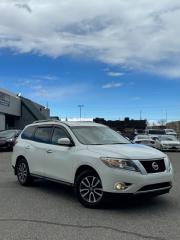 Used 2016 Nissan Pathfinder 4WD 4dr SV for sale in Calgary, AB