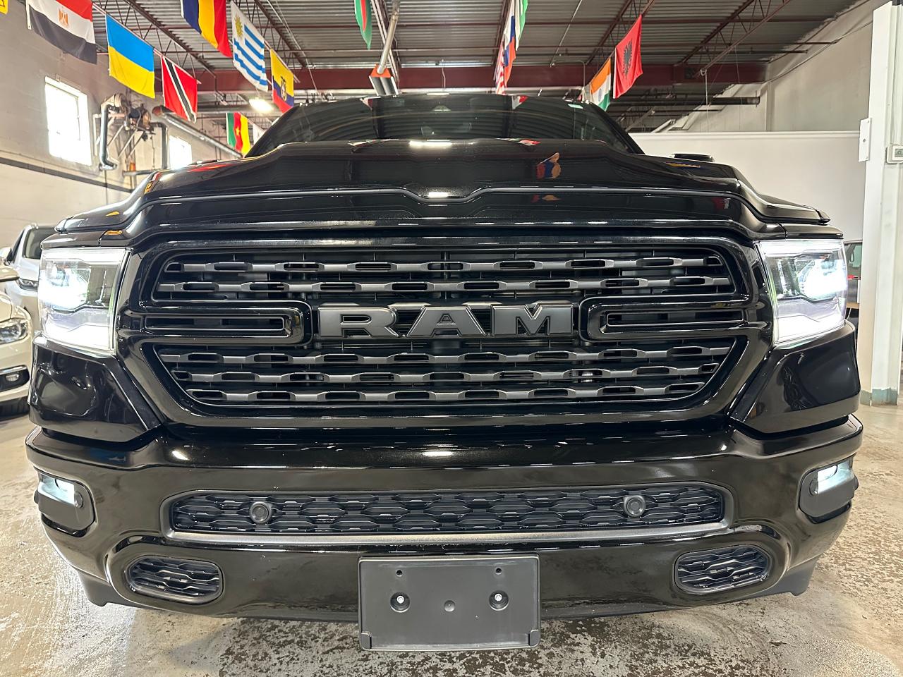 2022 RAM 1500 SPORT 4X4 CREW CAB 5'7" BOX - Photo #3