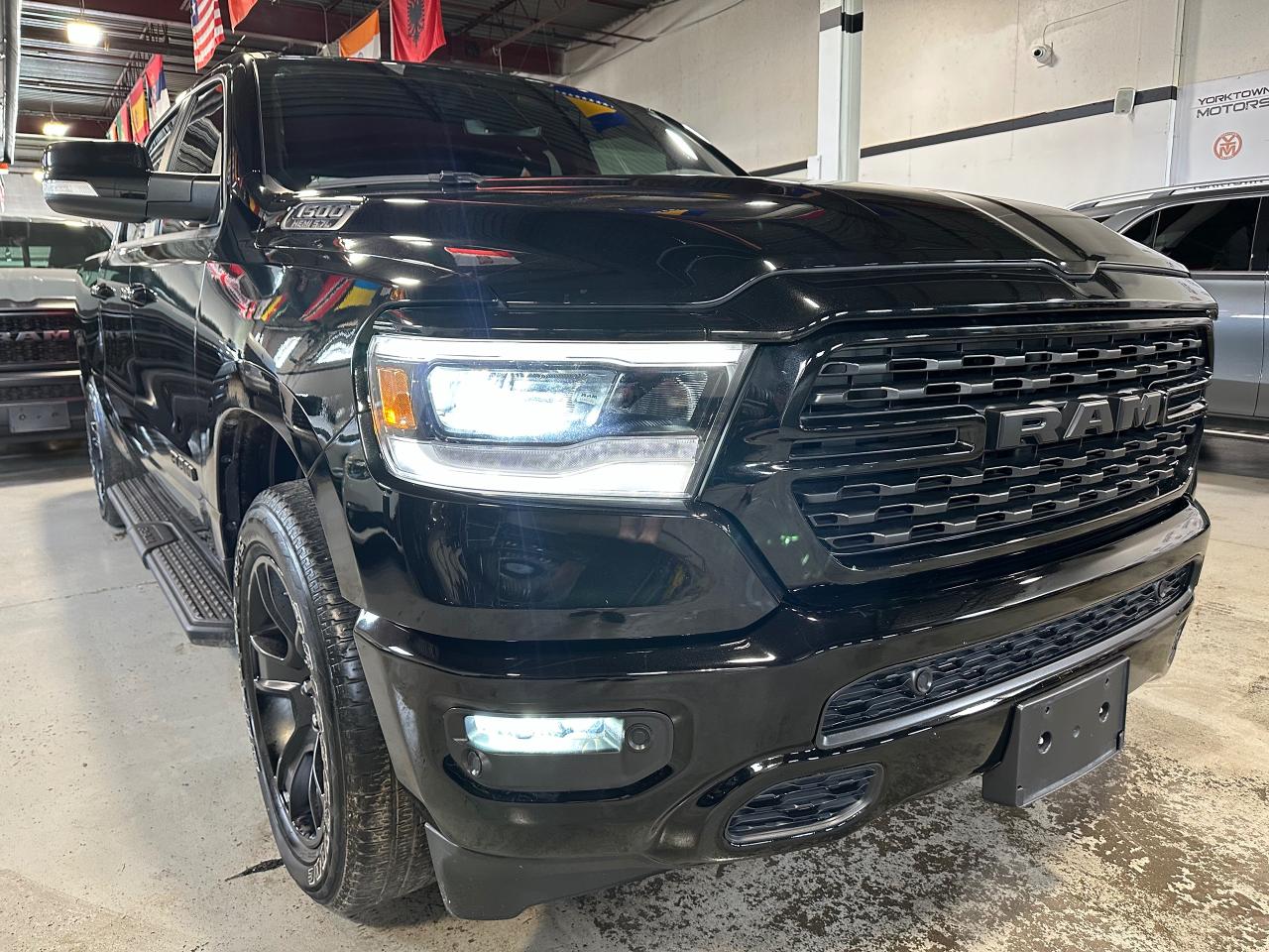 2022 RAM 1500 SPORT 4X4 CREW CAB 5'7" BOX - Photo #6