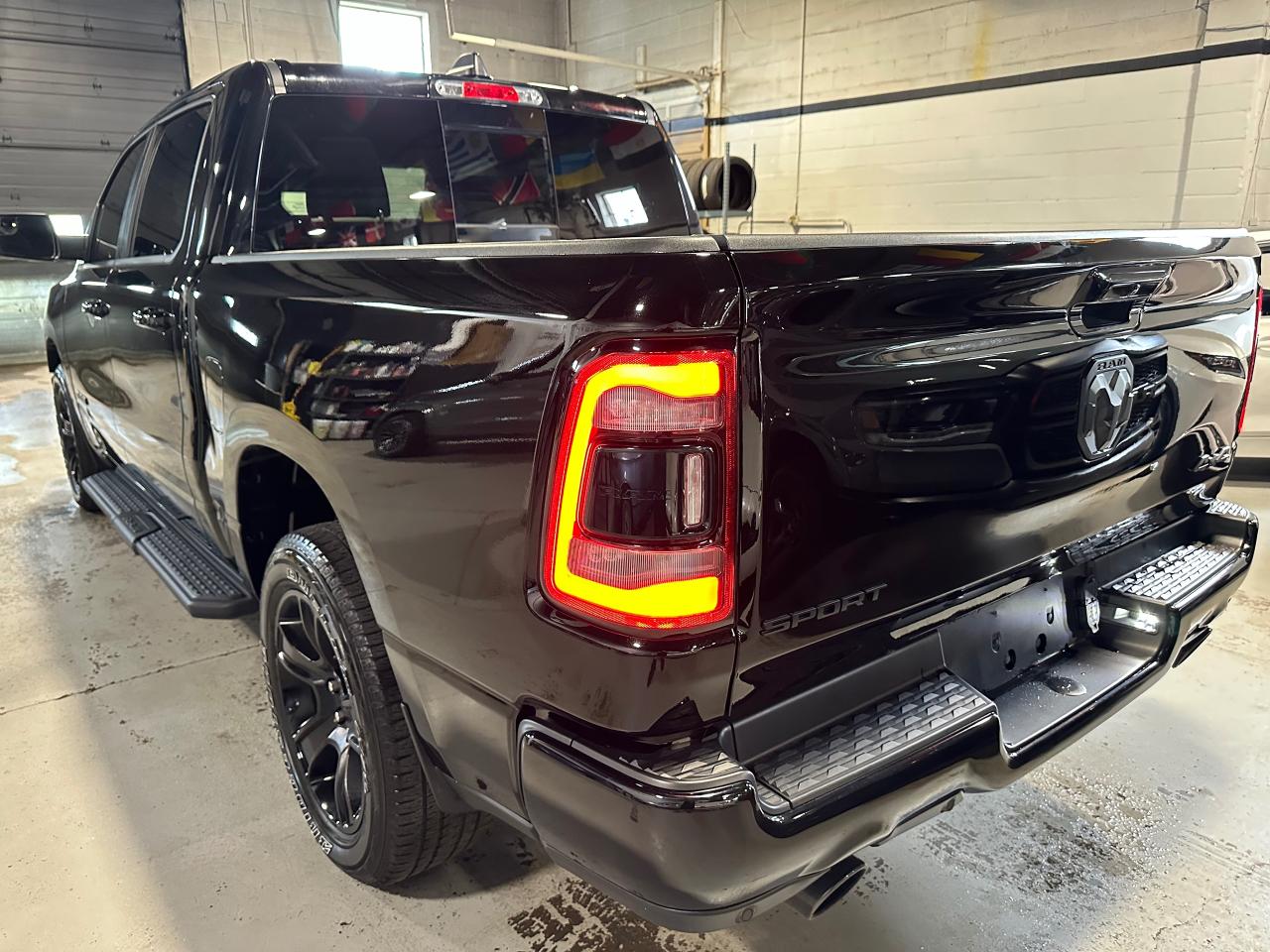 2022 RAM 1500 SPORT 4X4 CREW CAB 5'7" BOX - Photo #19