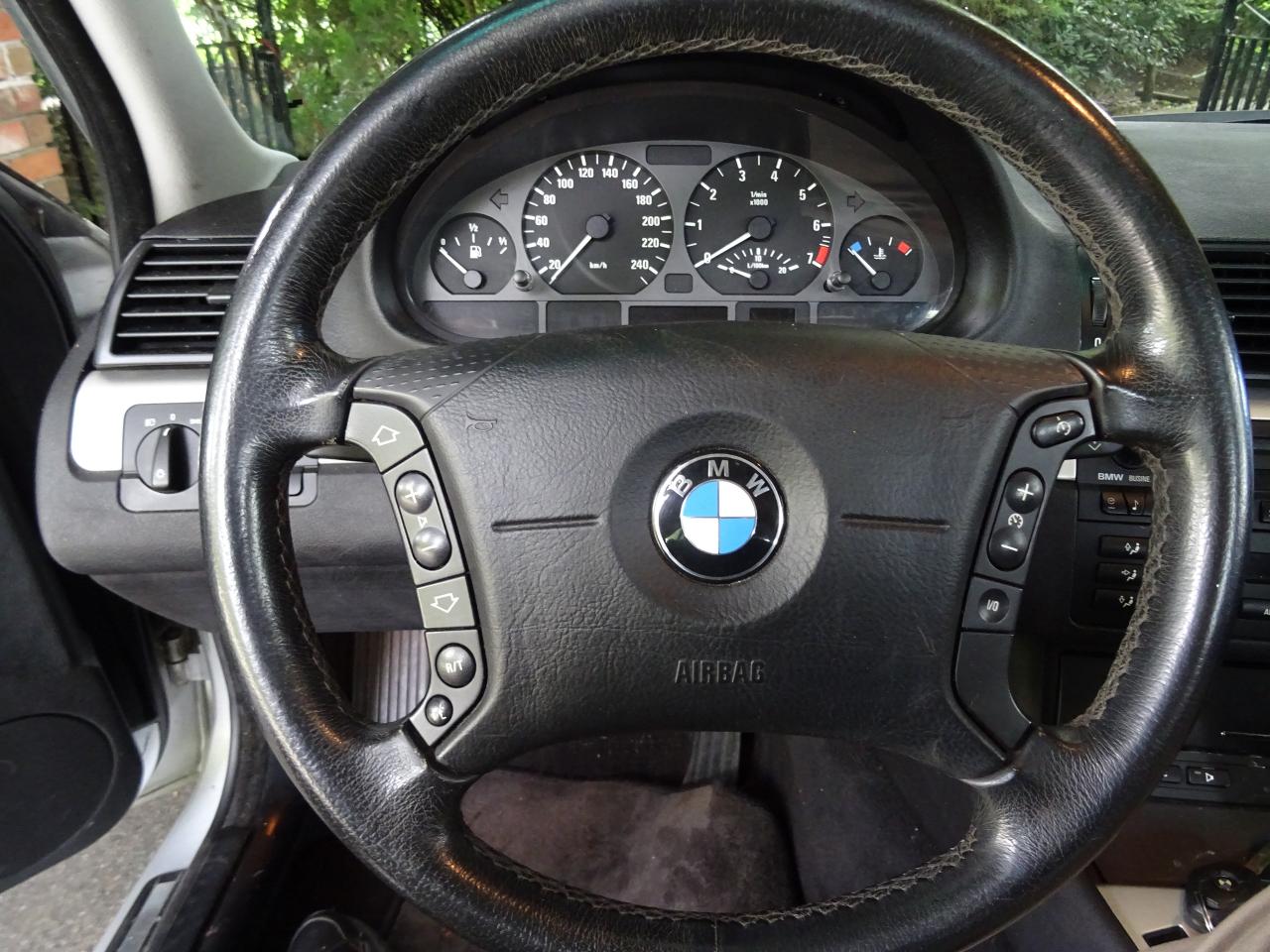 2003 BMW 325i STATION WAGEN - Photo #17