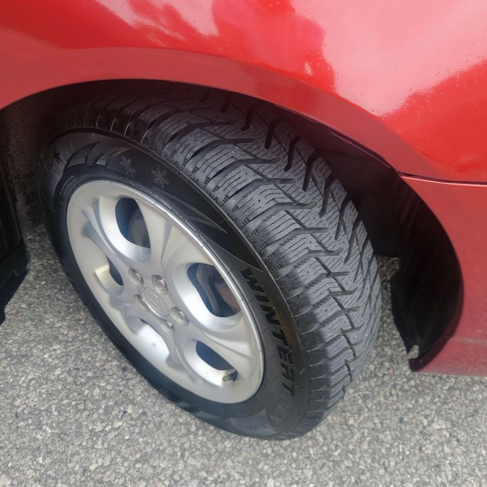 2006 Toyota Corolla CE - Photo #2