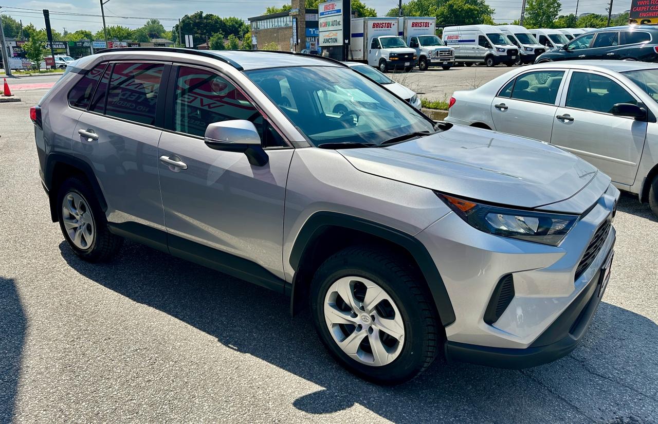 2021 Toyota RAV4 LE AWD Photo3