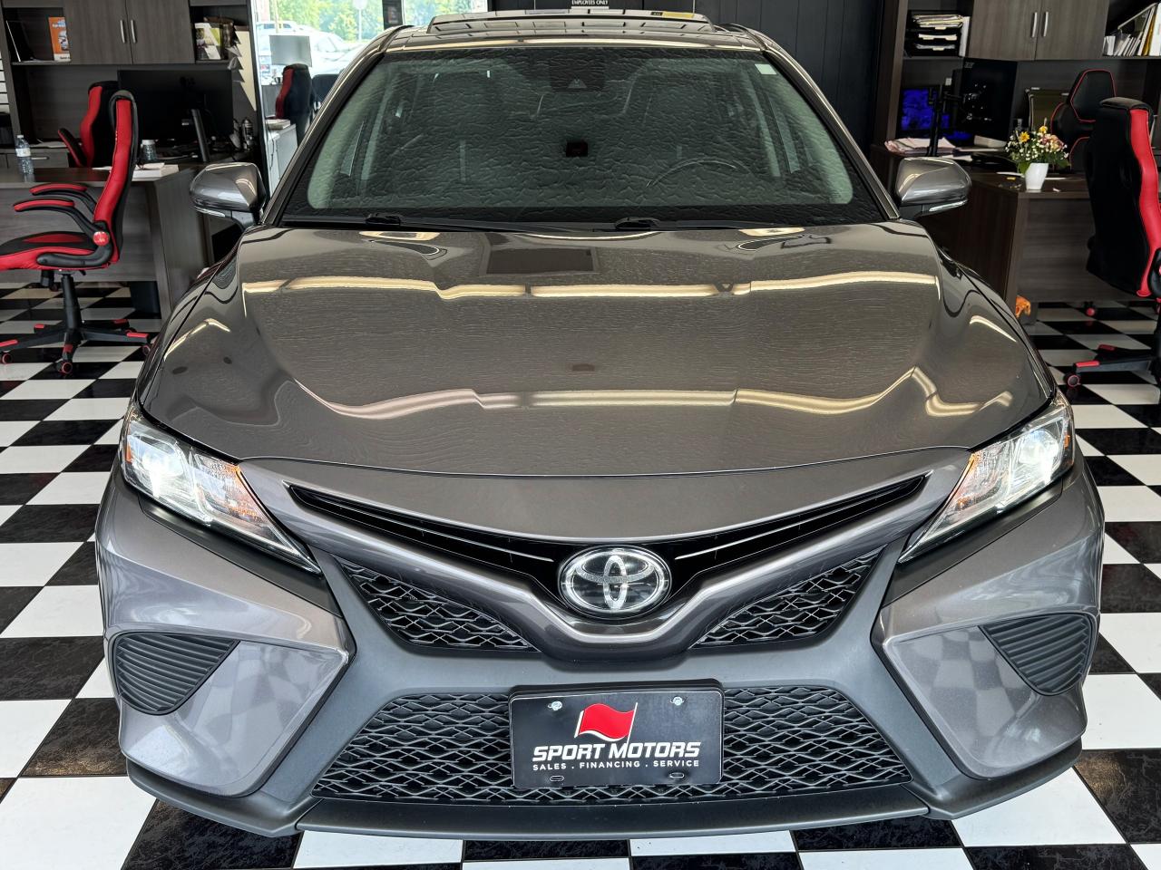 2019 Toyota Camry SE Upgrade+Roof+LaneKeep+New Tires+CLEAN CARFAX Photo8