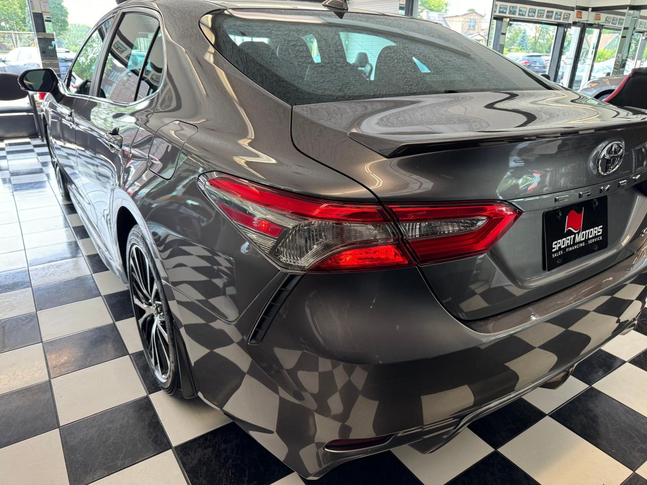 2019 Toyota Camry SE Upgrade+Roof+LaneKeep+New Tires+CLEAN CARFAX Photo43