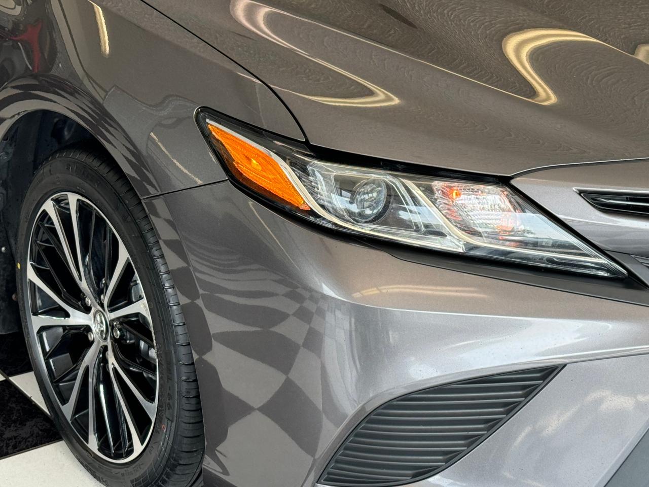 2019 Toyota Camry SE Upgrade+Roof+LaneKeep+New Tires+CLEAN CARFAX Photo105