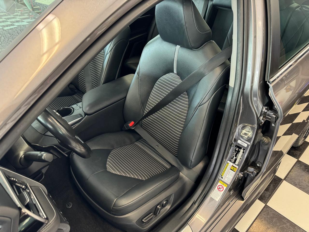 2019 Toyota Camry SE Upgrade+Roof+LaneKeep+New Tires+CLEAN CARFAX Photo22