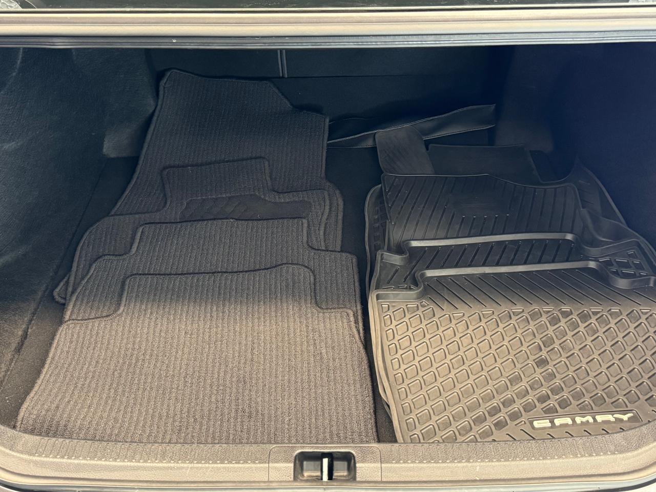 2019 Toyota Camry SE Upgrade+Roof+LaneKeep+New Tires+CLEAN CARFAX - Photo #28