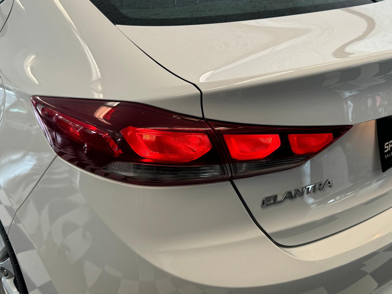 2017 Hyundai Elantra GLS+Sunroof+Blind Spot+A/C+Camera+CLEAN CARFAX - Photo #59