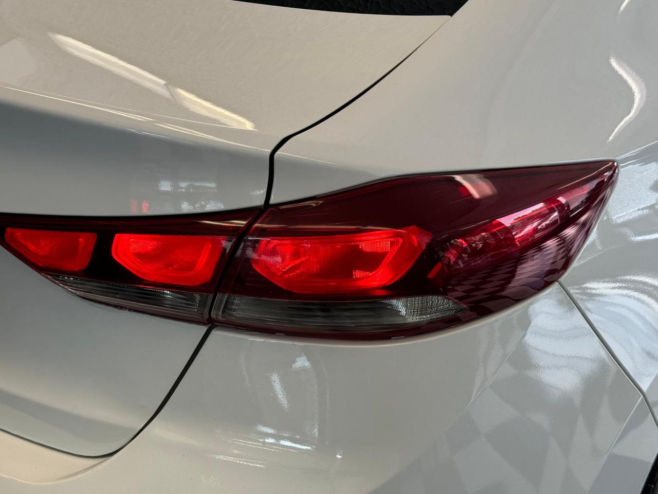 2017 Hyundai Elantra GLS+Sunroof+Blind Spot+A/C+Camera+CLEAN CARFAX - Photo #61