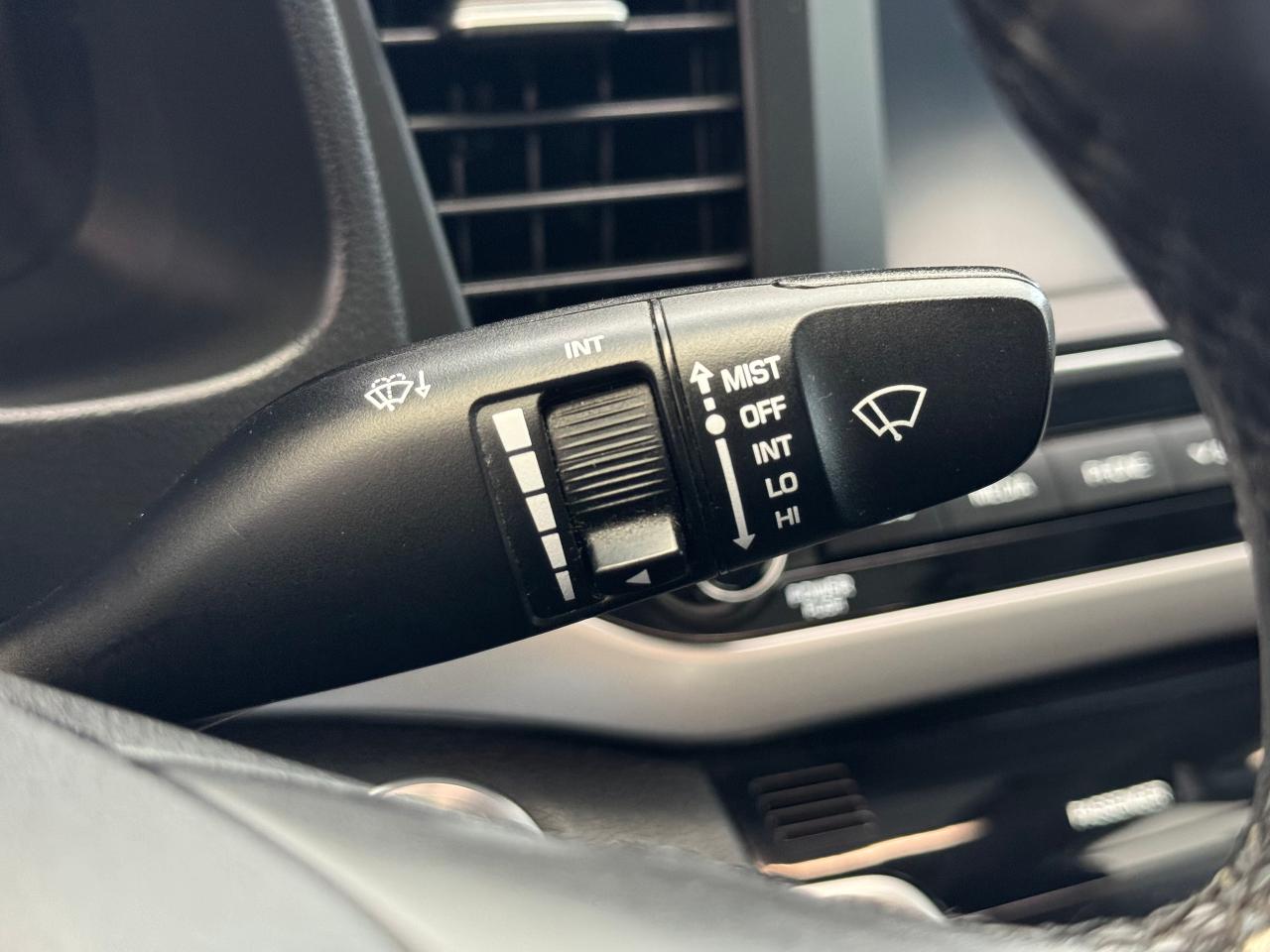 2017 Hyundai Elantra GLS+Sunroof+Blind Spot+A/C+Camera+CLEAN CARFAX - Photo #45