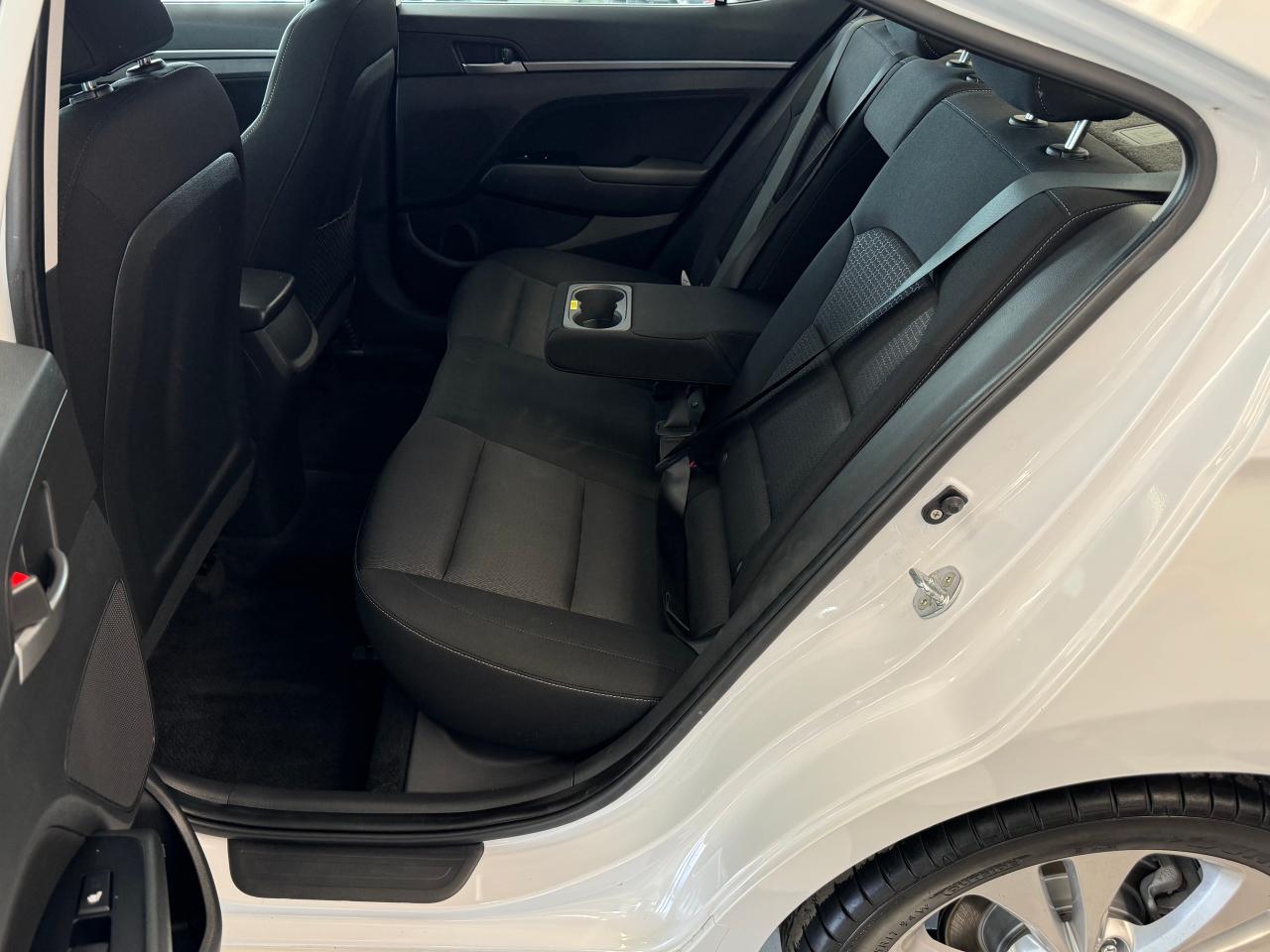 2017 Hyundai Elantra GLS+Sunroof+Blind Spot+A/C+Camera+CLEAN CARFAX - Photo #26