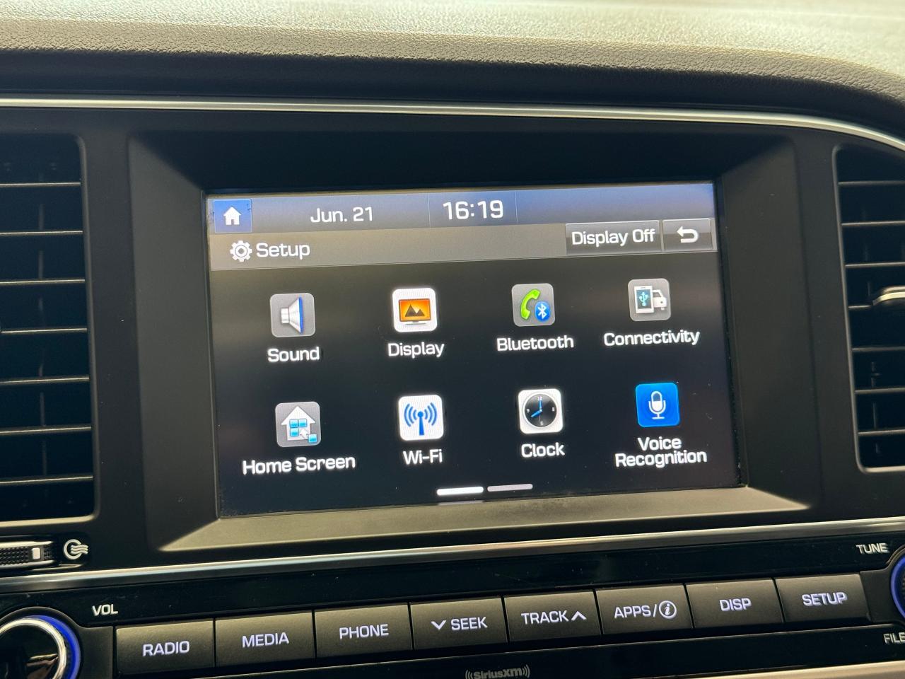 2017 Hyundai Elantra GLS+Sunroof+Blind Spot+A/C+Camera+CLEAN CARFAX - Photo #33