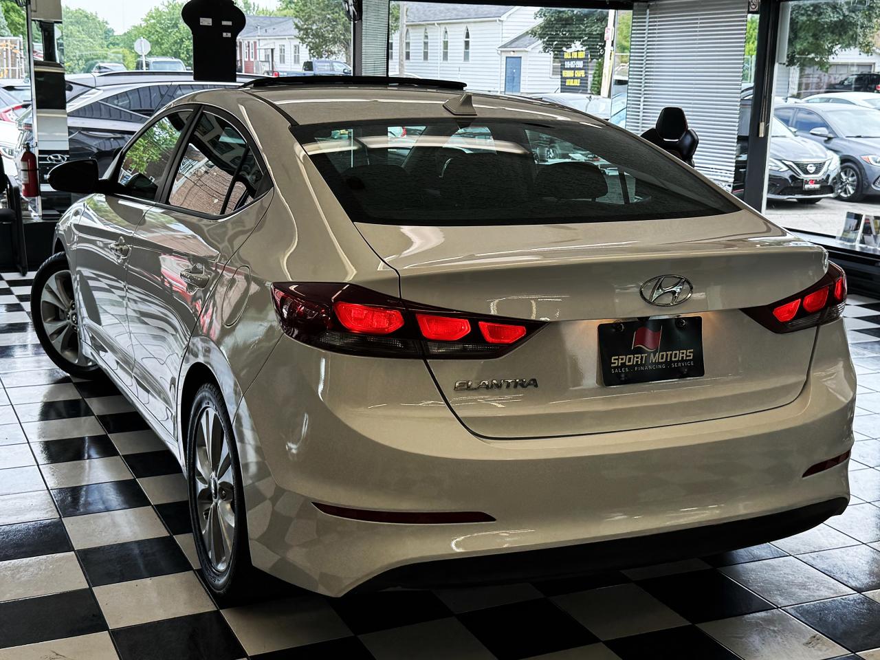 2017 Hyundai Elantra GLS+Sunroof+Blind Spot+A/C+Camera+CLEAN CARFAX Photo16