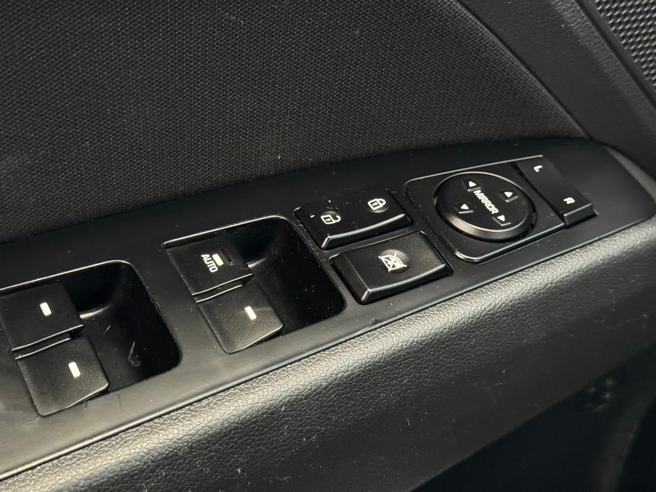 2017 Hyundai Elantra GLS+Sunroof+Blind Spot+A/C+Camera+CLEAN CARFAX - Photo #48