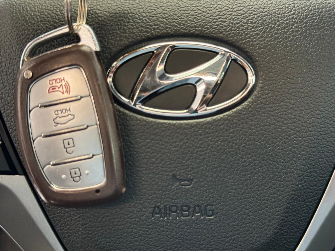 2017 Hyundai Elantra GLS+Sunroof+Blind Spot+A/C+Camera+CLEAN CARFAX - Photo #18