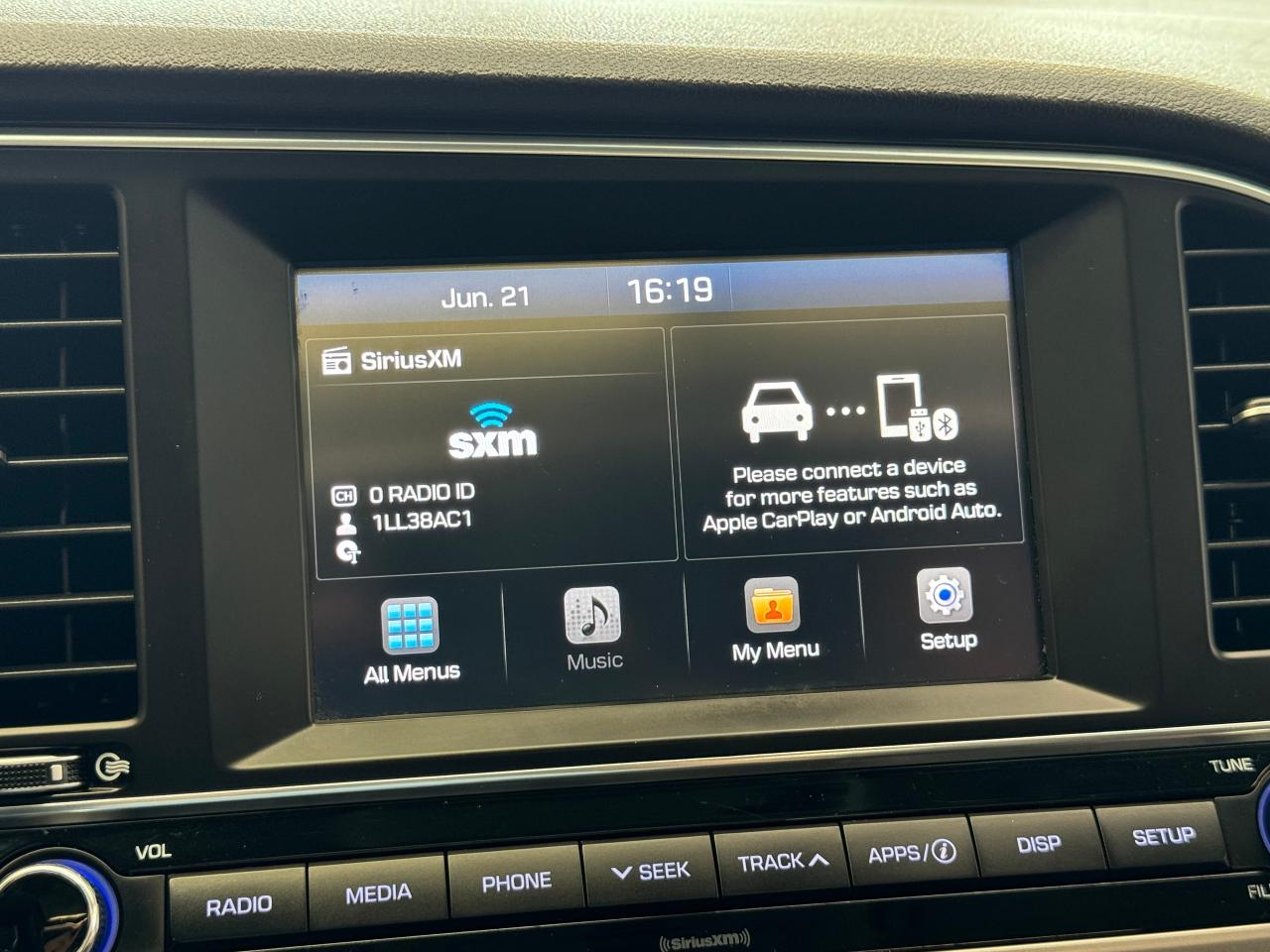 2017 Hyundai Elantra GLS+Sunroof+Blind Spot+A/C+Camera+CLEAN CARFAX - Photo #32