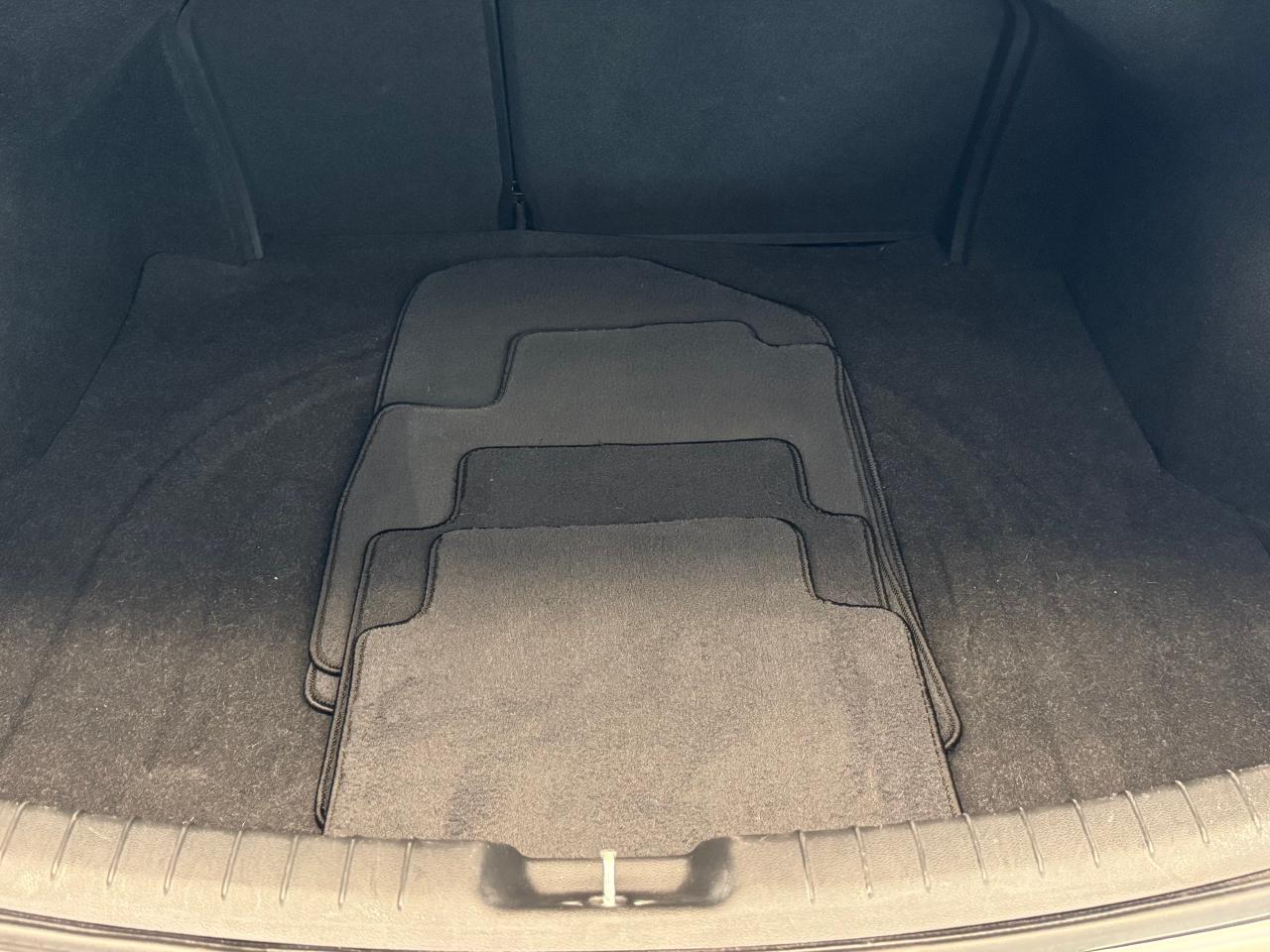 2017 Hyundai Elantra GLS+Sunroof+Blind Spot+A/C+Camera+CLEAN CARFAX - Photo #28