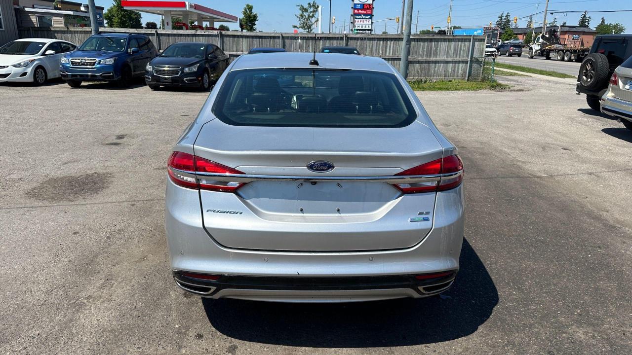 2017 Ford Fusion SE, LEATHER, NAVI, ONLY 83,000KMS, CERTIFIED - Photo #4