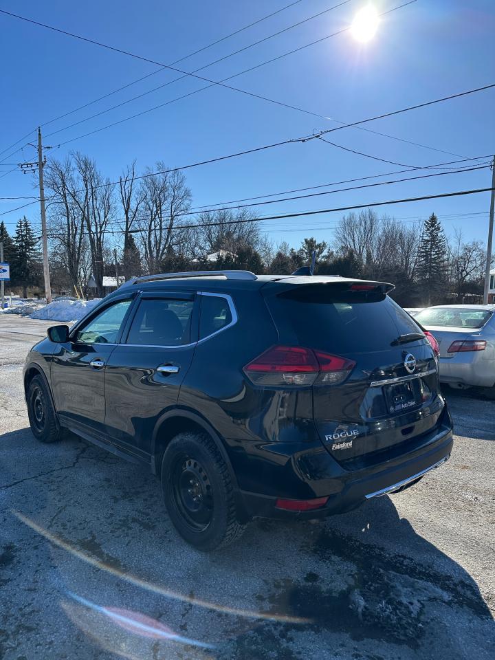 2017 Nissan Rogue SV - Photo #7