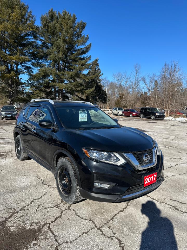 2017 Nissan Rogue SV - Photo #3