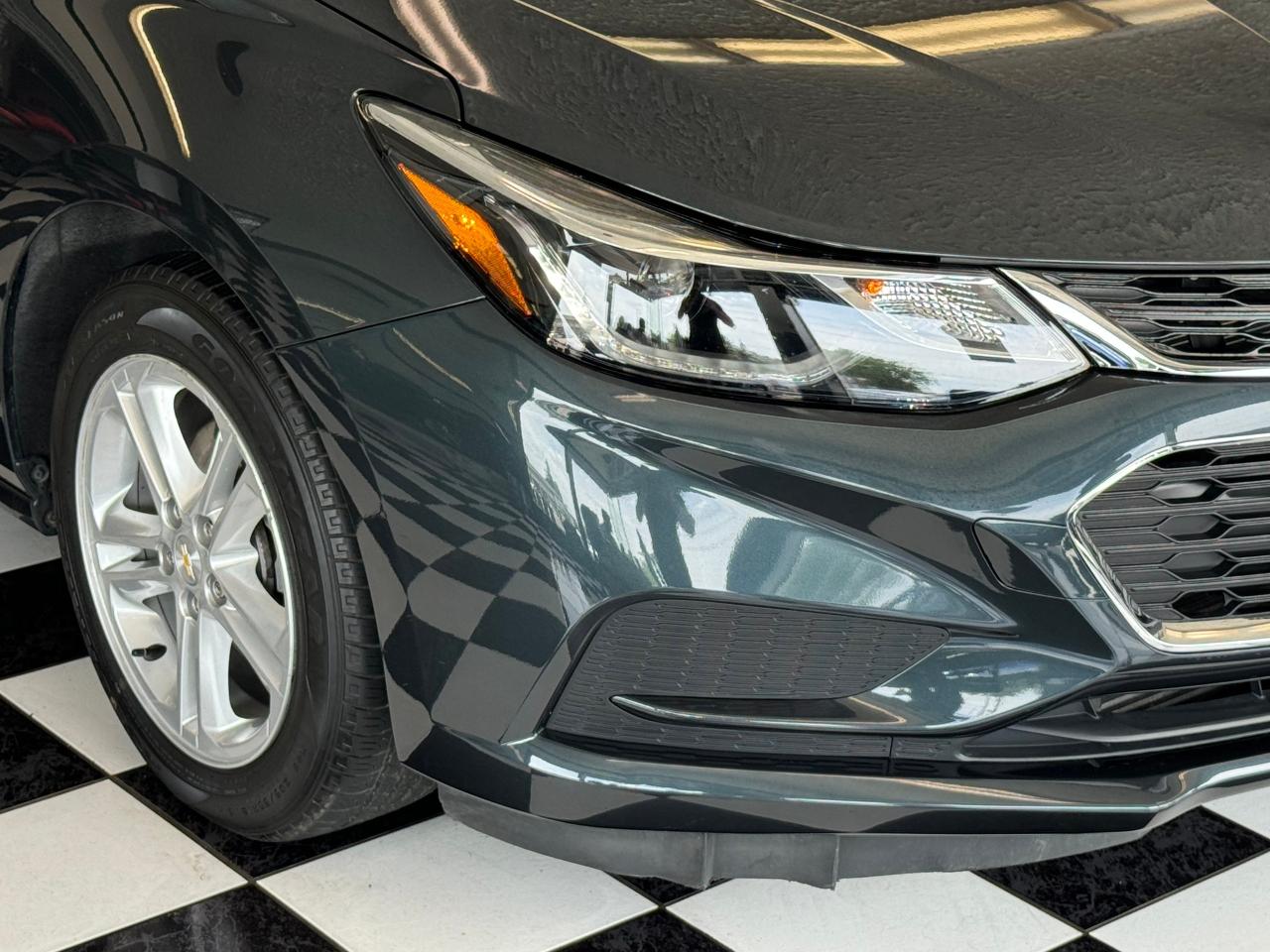 2018 Chevrolet Cruze LT+Remote Start+ApplePlay+HeatedSeats+CLEAN CARFAX - Photo #35