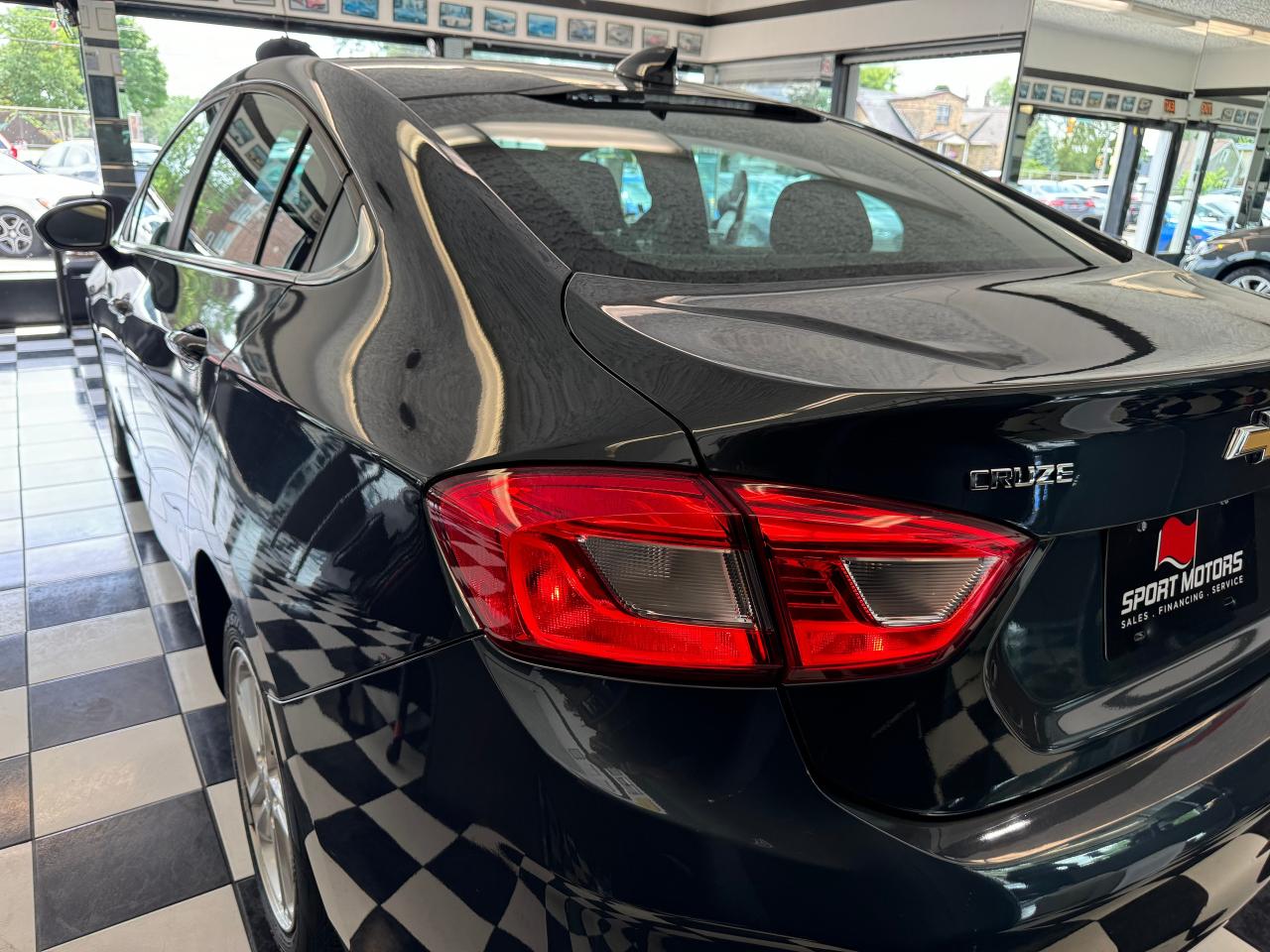 2018 Chevrolet Cruze LT+Remote Start+ApplePlay+HeatedSeats+CLEAN CARFAX Photo37