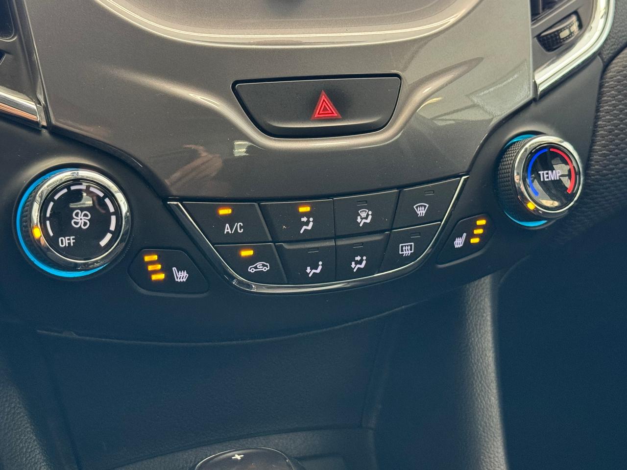 2018 Chevrolet Cruze LT+Remote Start+ApplePlay+HeatedSeats+CLEAN CARFAX Photo32