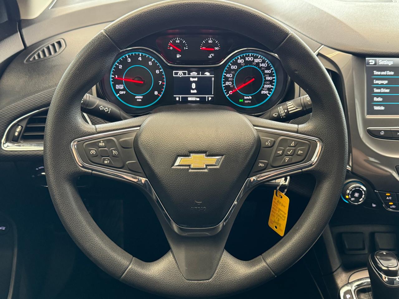 2018 Chevrolet Cruze LT+Remote Start+ApplePlay+HeatedSeats+CLEAN CARFAX - Photo #9