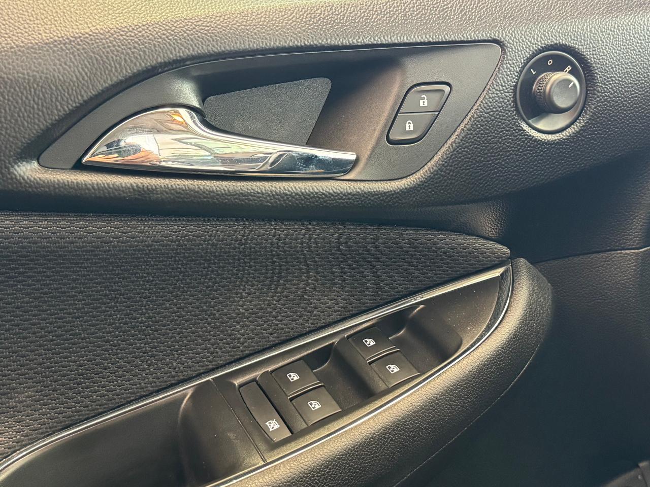 2018 Chevrolet Cruze LT+Remote Start+ApplePlay+HeatedSeats+CLEAN CARFAX Photo108