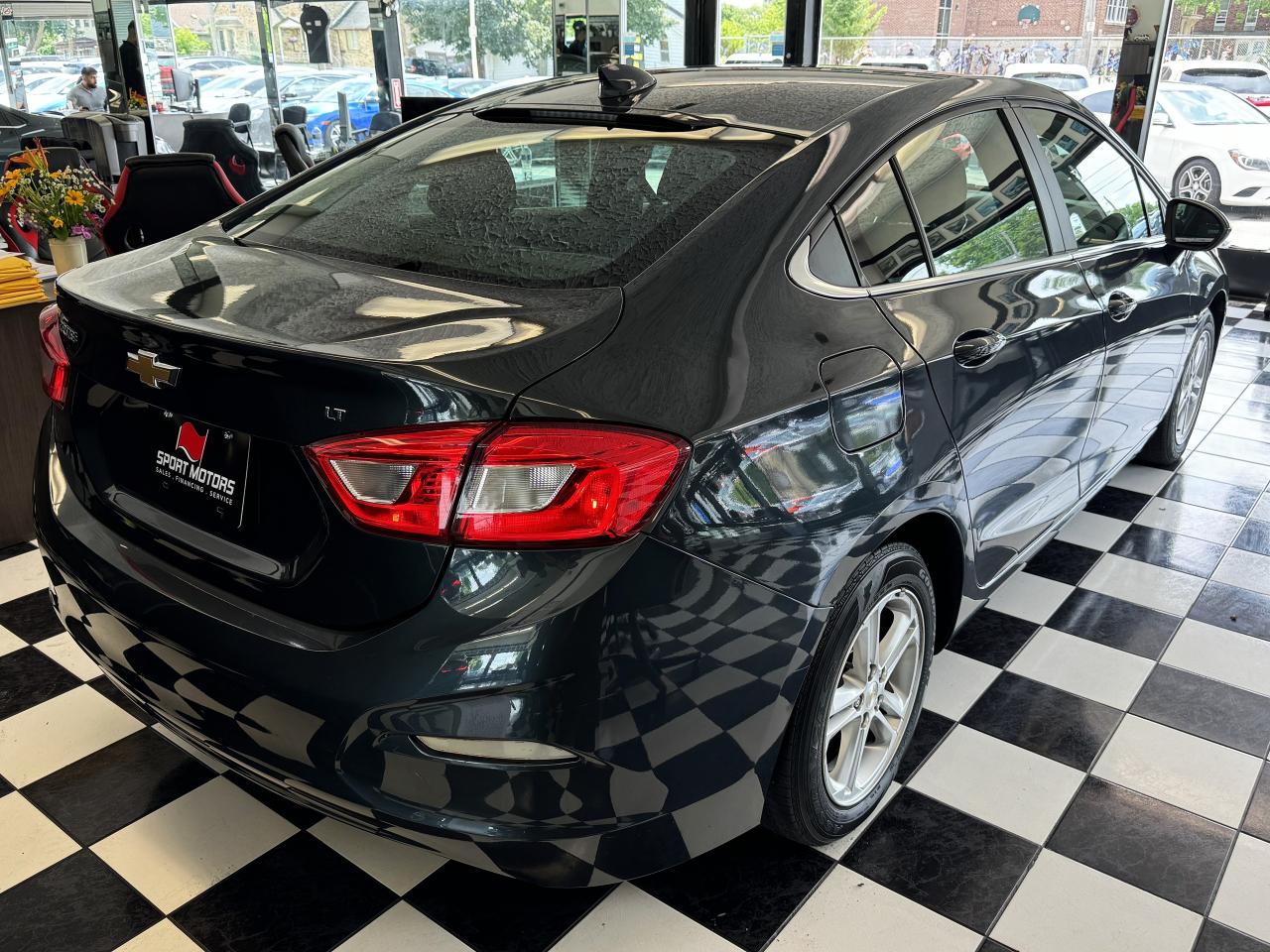 2018 Chevrolet Cruze LT+Remote Start+ApplePlay+HeatedSeats+CLEAN CARFAX Photo5