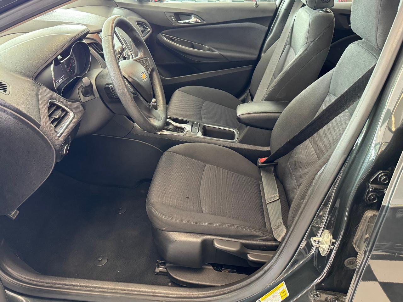 2018 Chevrolet Cruze LT+Remote Start+ApplePlay+HeatedSeats+CLEAN CARFAX Photo80