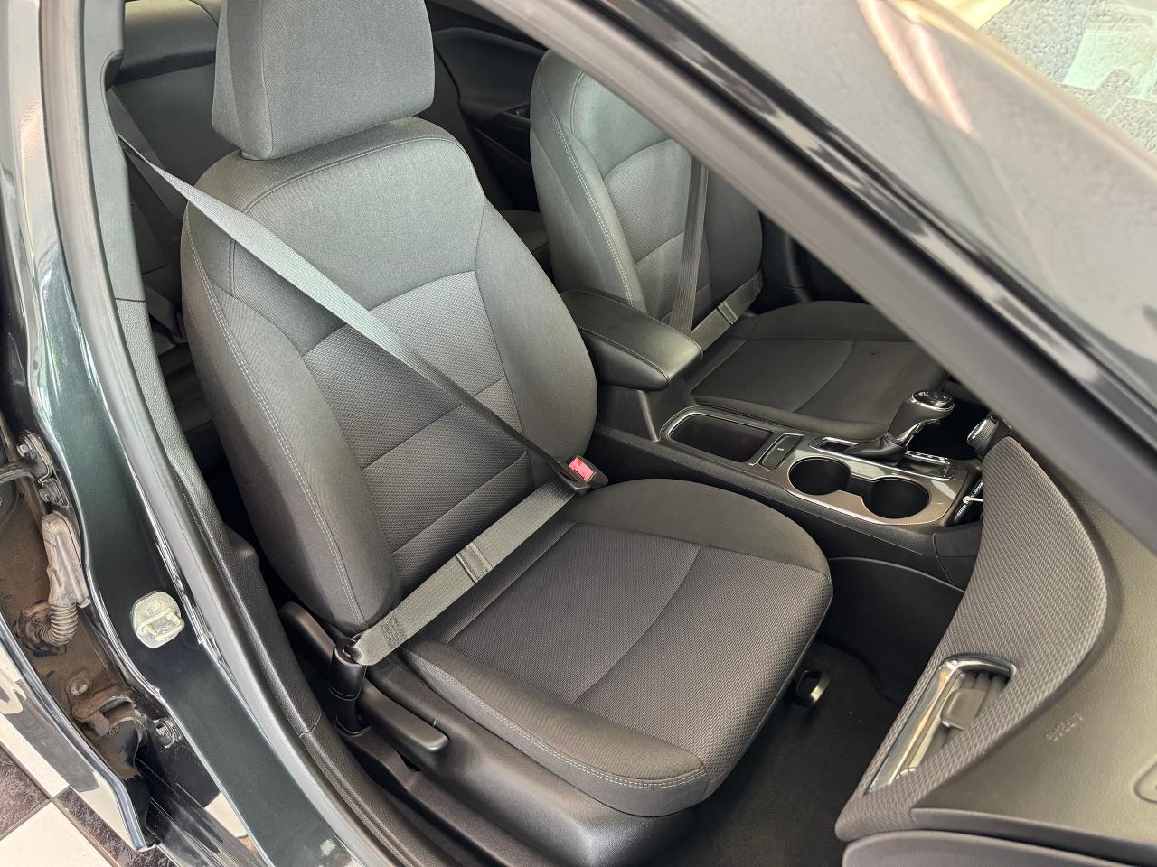 2018 Chevrolet Cruze LT+Remote Start+ApplePlay+HeatedSeats+CLEAN CARFAX Photo22