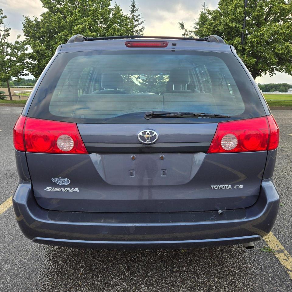 2006 Toyota Sienna CE - Photo #4