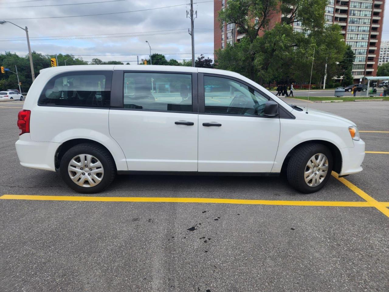 2018 Dodge Grand Caravan Canada Value Package 2WD Photo3