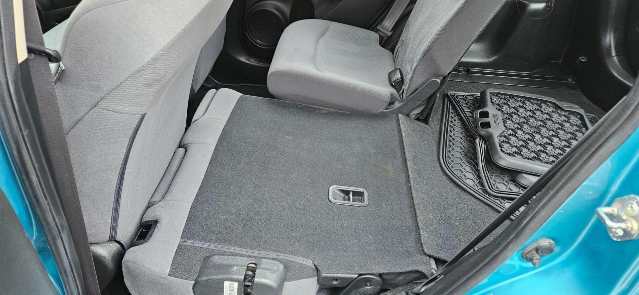 2013 Honda Fit DX - Photo #16