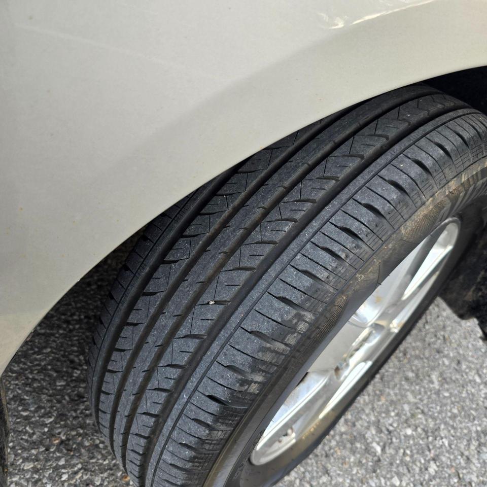 2009 Toyota Sienna 5DR LE 7-PASS FWD - Photo #4